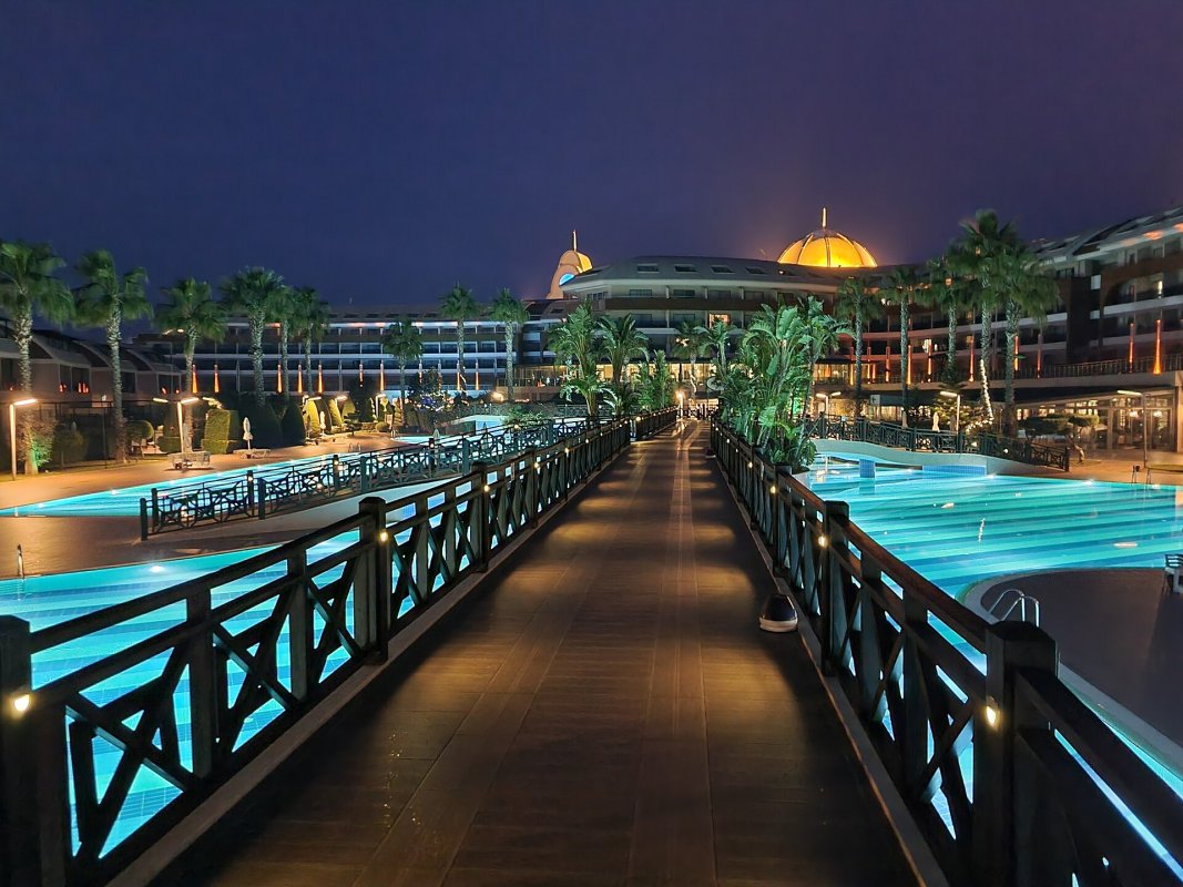 Life Hotel
