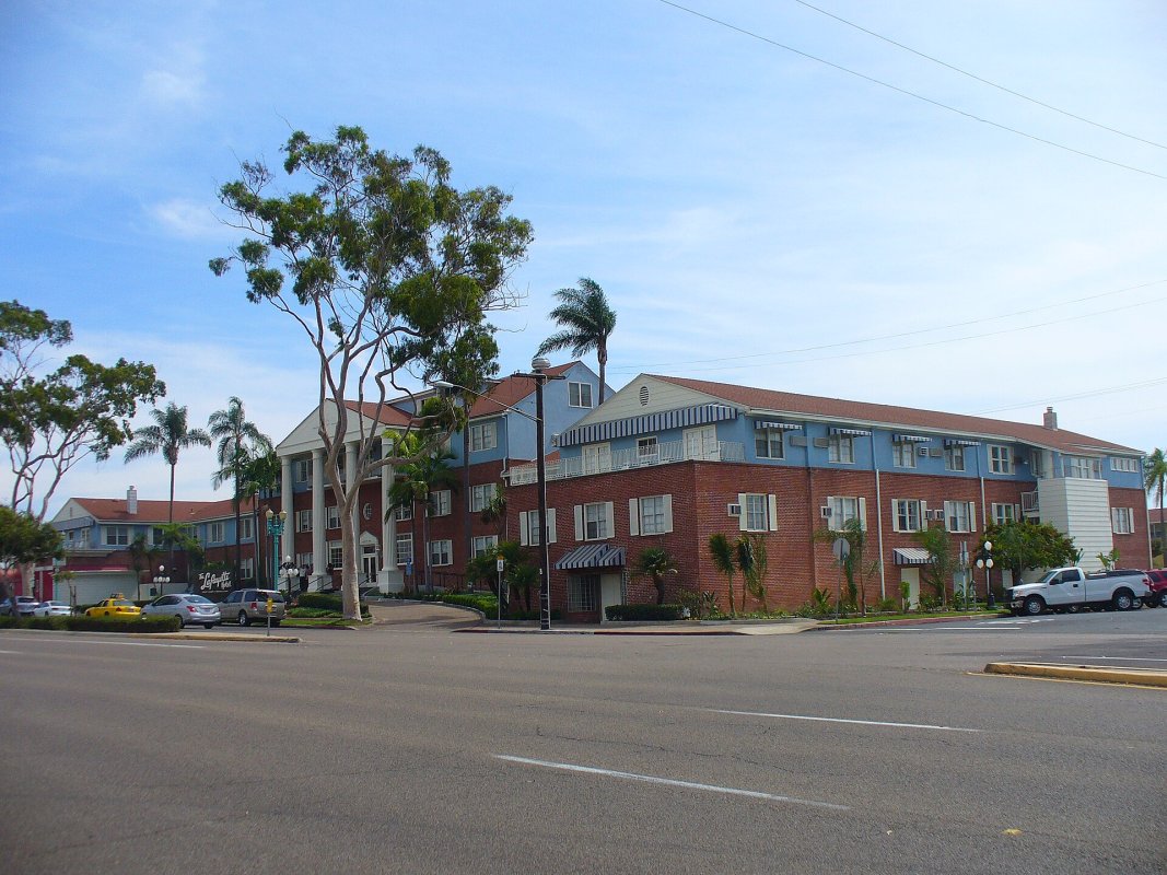 The Lafayette Hotel, Swim Club & Bungalows