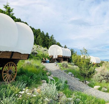 Chico Hot Springs Resort