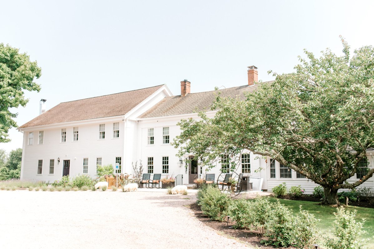 Shelter Harbor Inn