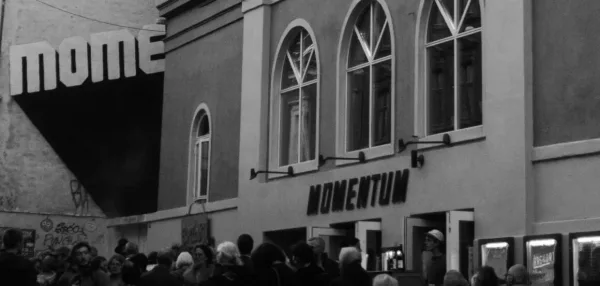 Teater Momentum