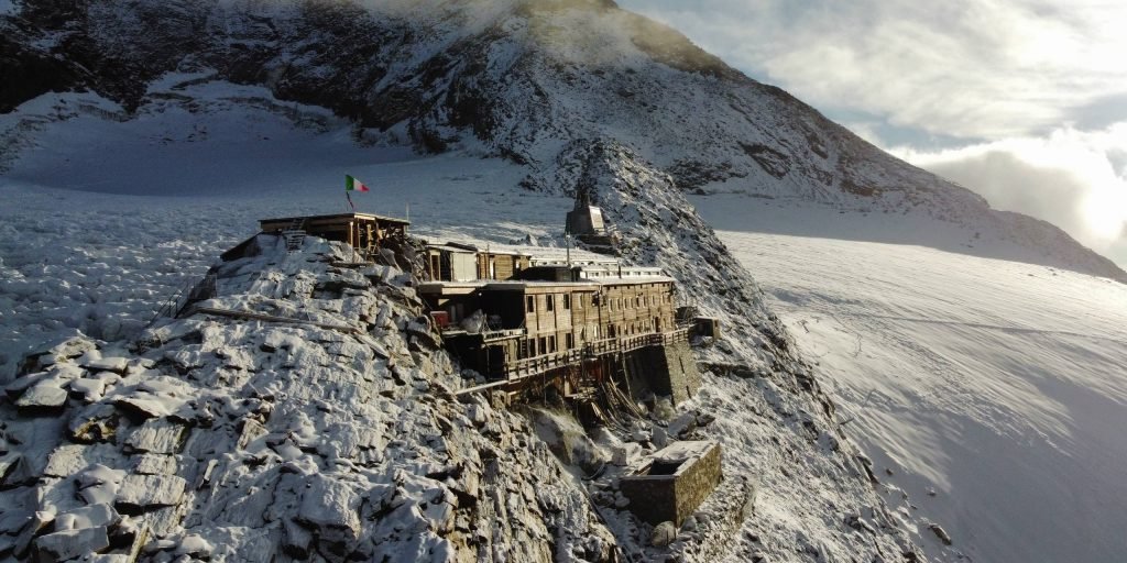 Gnifetti Hut