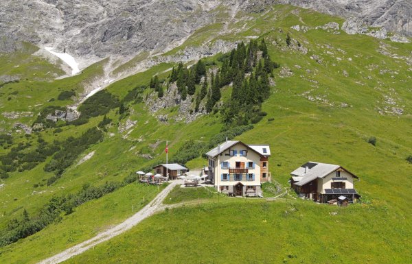 Schesaplanahütte