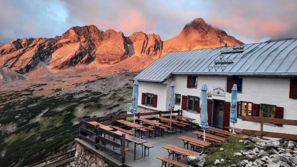 Knorr Hut