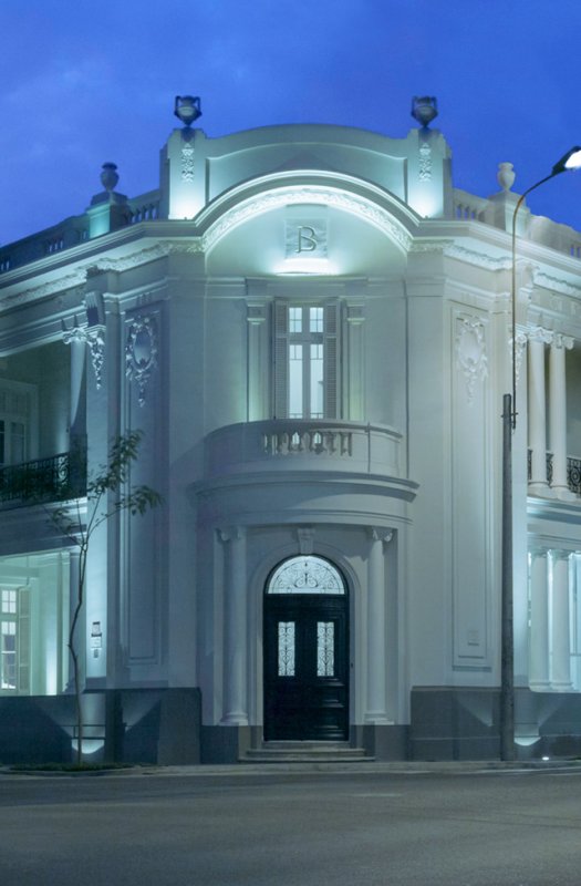 Hotel B