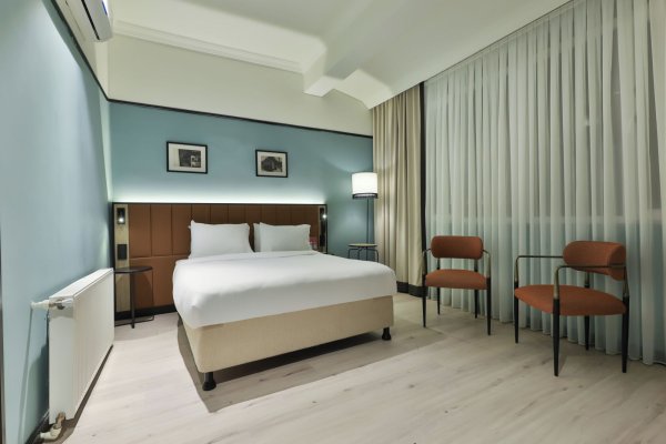 EA Exclusive Hotel