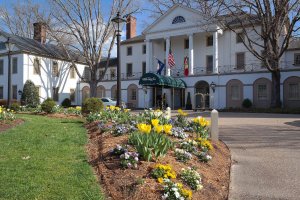 Wikimedia Commons photo for Williamsburg Inn