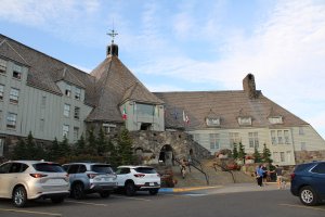 Wikimedia Commons photo for Timberline Lodge