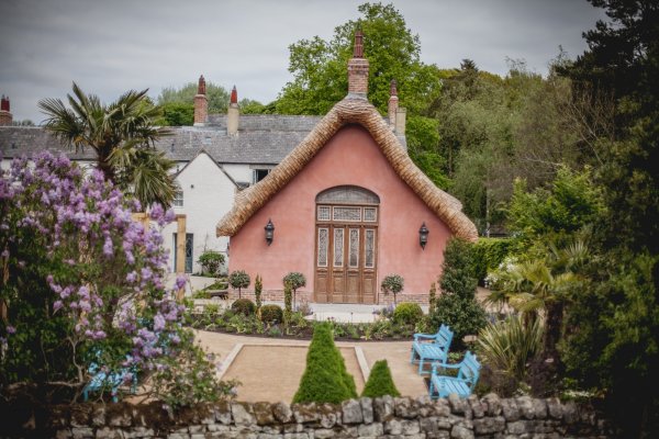 Le Petit Chateau