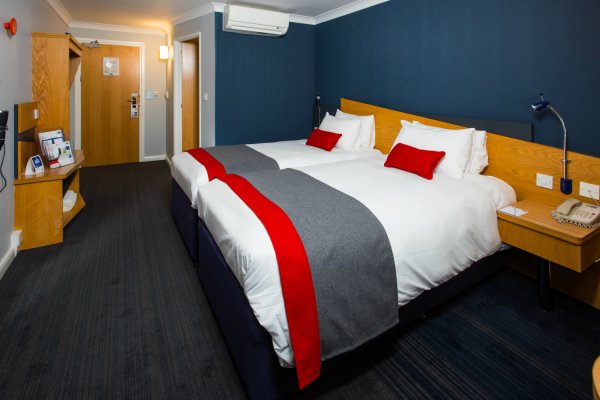 Holiday Inn Express Glasgow Riverside