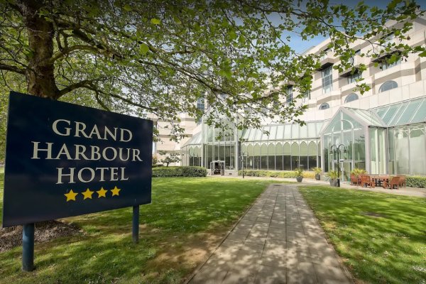 Grand Harbour Hotel