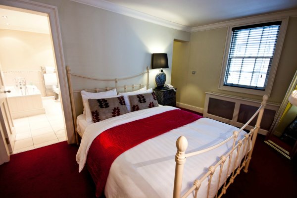 The Commercial Hotel