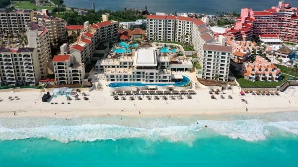 Emporio Cancun