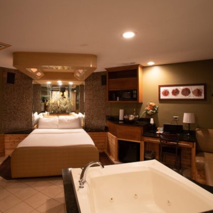 The Champagne Lodge and Luxury Suites