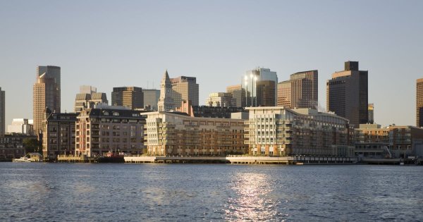 Battery Wharf Hotel (Sea Cloud Building)