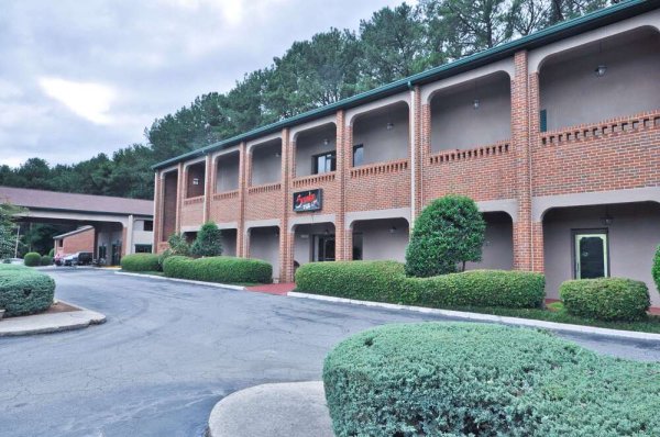 Country Hearth Inn & Suites