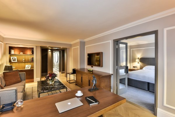 Hyatt Regency Suites