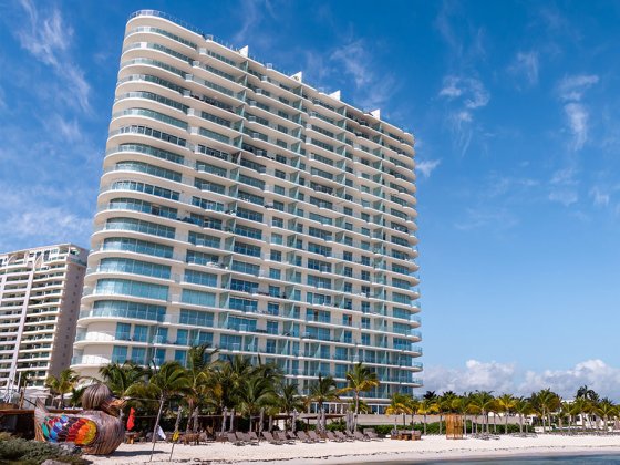 SLS Cancun Hotel & Residences