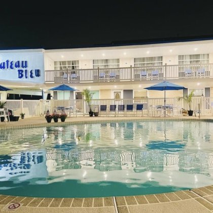 Chateau Bleu Motel