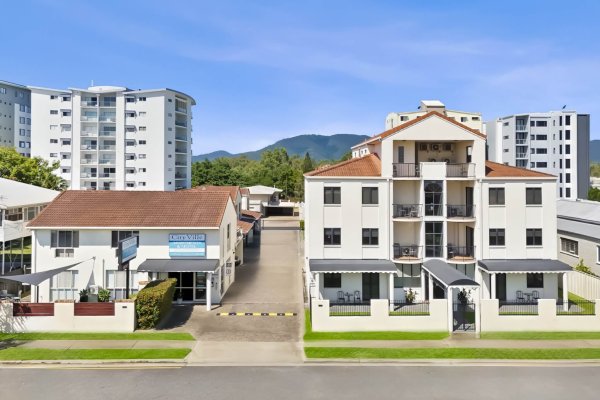 Cityville Apartments & Motel