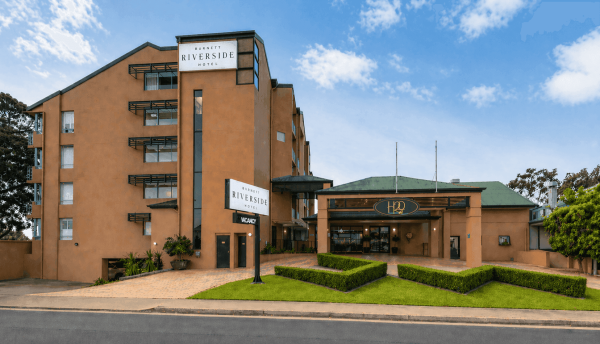 Burnett Riverside Hotel