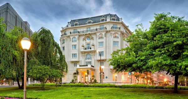 Hotel Carlton building