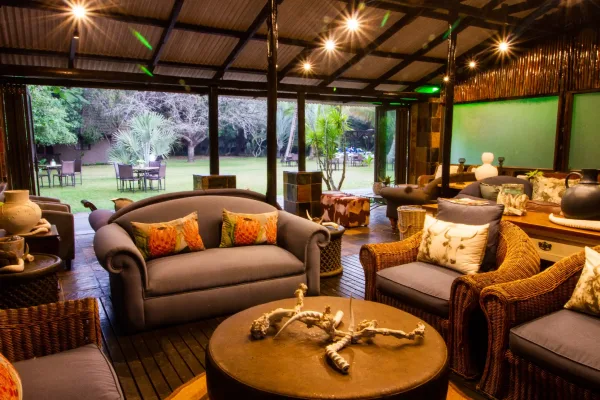 Emdoneni Lodge & Game Farm