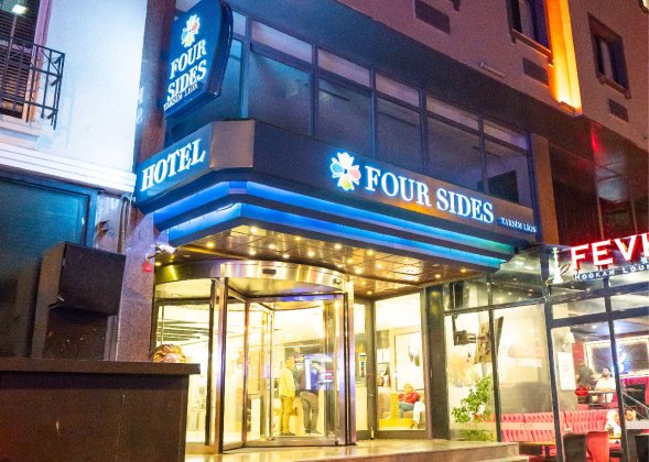 Four Sides Lion Hotel