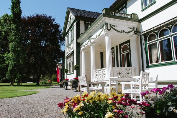 Bårdshaug Herregård
