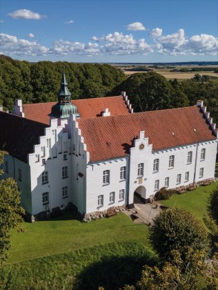 Hvedholm Castle