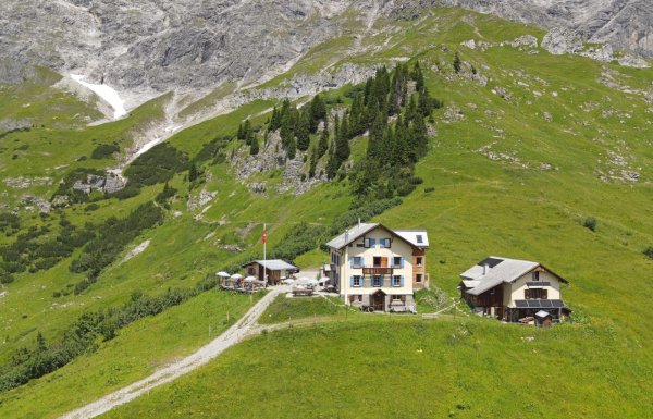 Schesaplanahütte