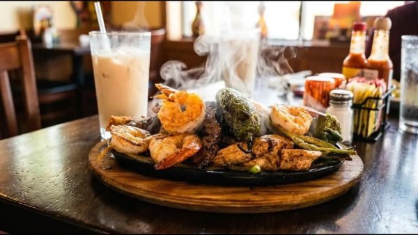 Besos Cocina & Cantina