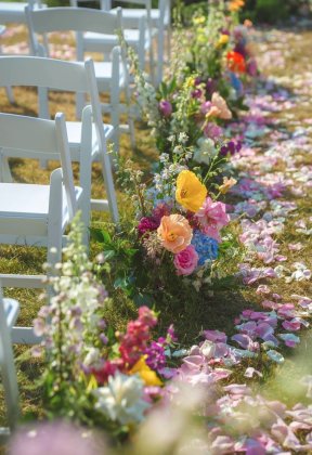 Cream Mint Florist