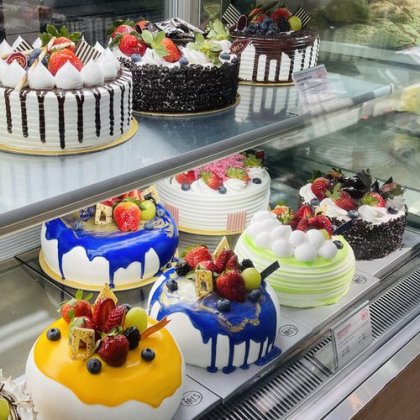 IRIS Tea & Bakery